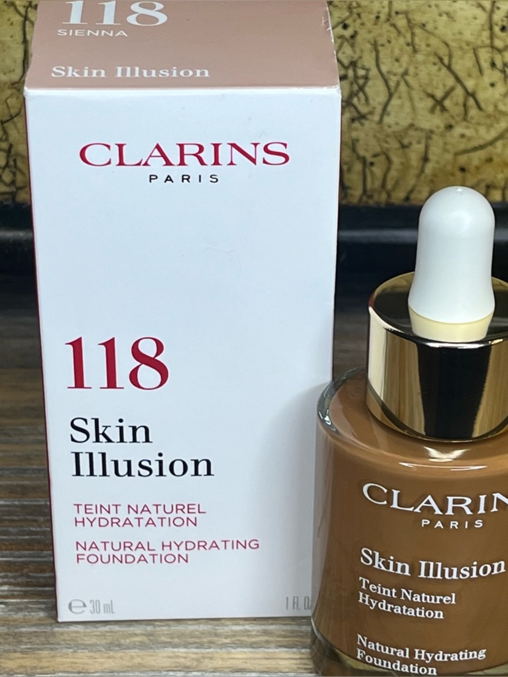 Clarins Skin Illusion Natural Hydrating Foundation-118 Sienna-NIB Full Size